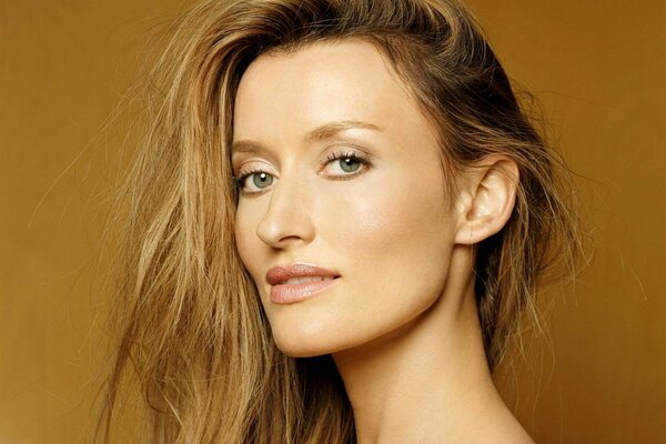 Green-eyed fashion model Natasha McElhone