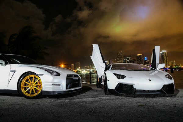 Who is a fan of nissan, gt-r. Lamborghini cutting through the night