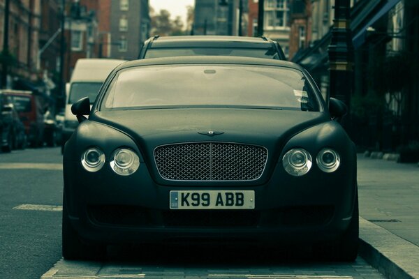 El elegante Bentley continental gt