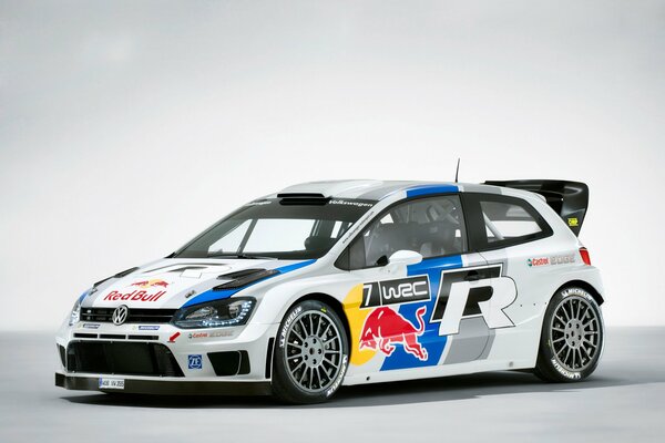 Volkswagen polo aux courses 2013 redbull