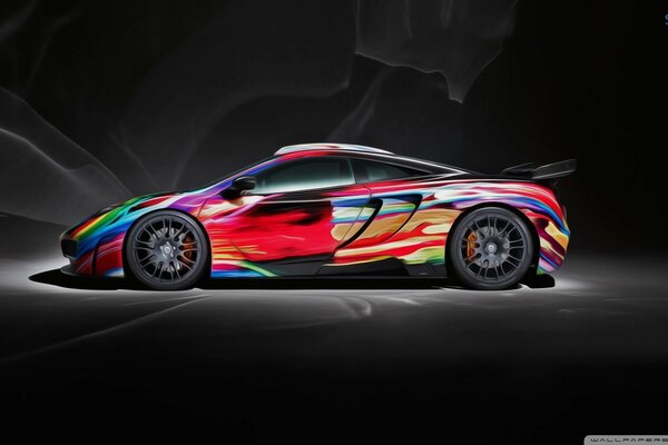 Supercar multicolore con colorazione vertiginosa