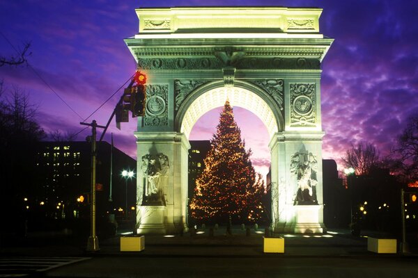 Through the arch you can see the Christmas tree