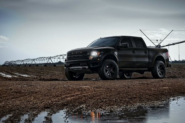 Off-road picard ford raptor