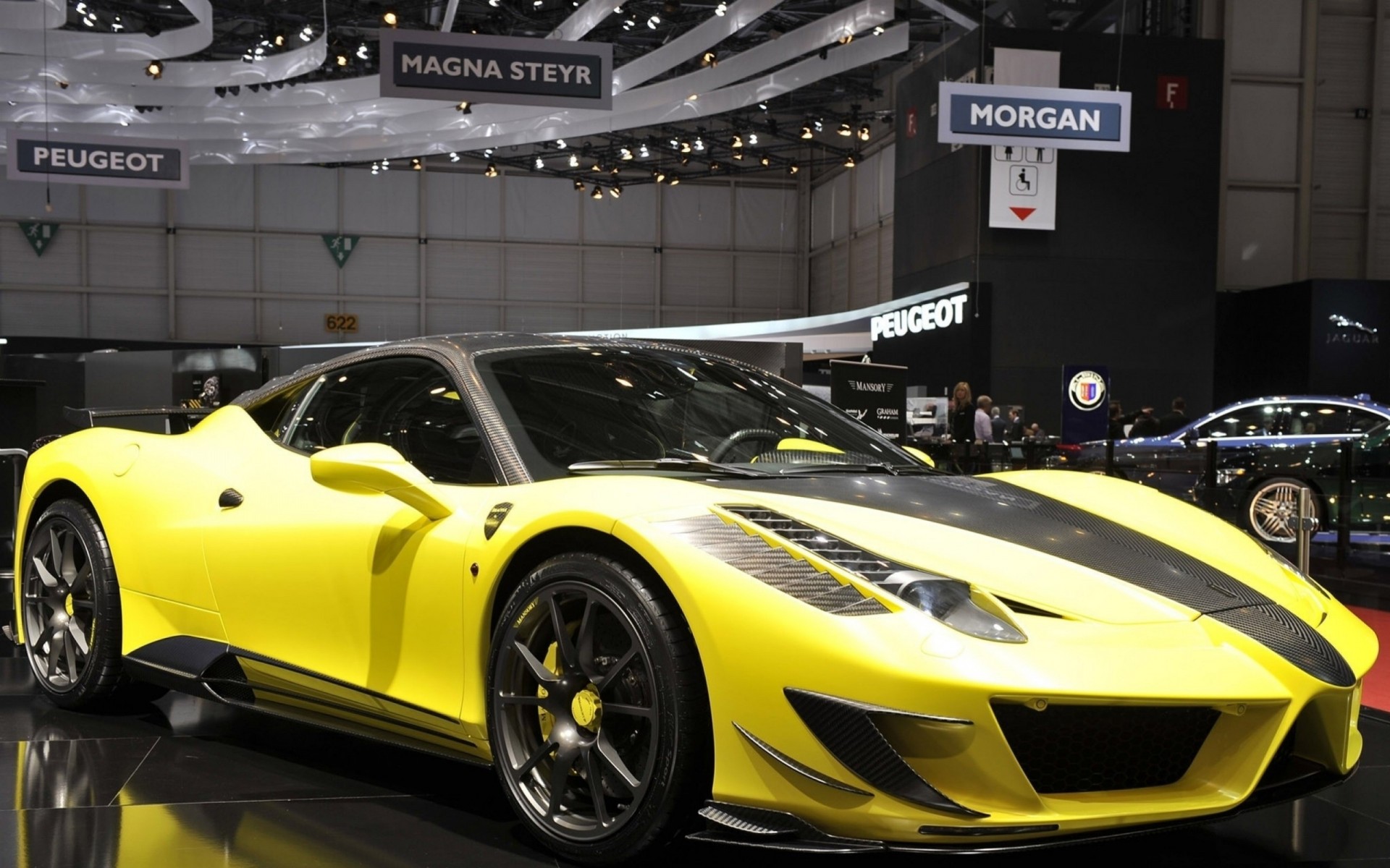 auto intérieur ferrari jaune