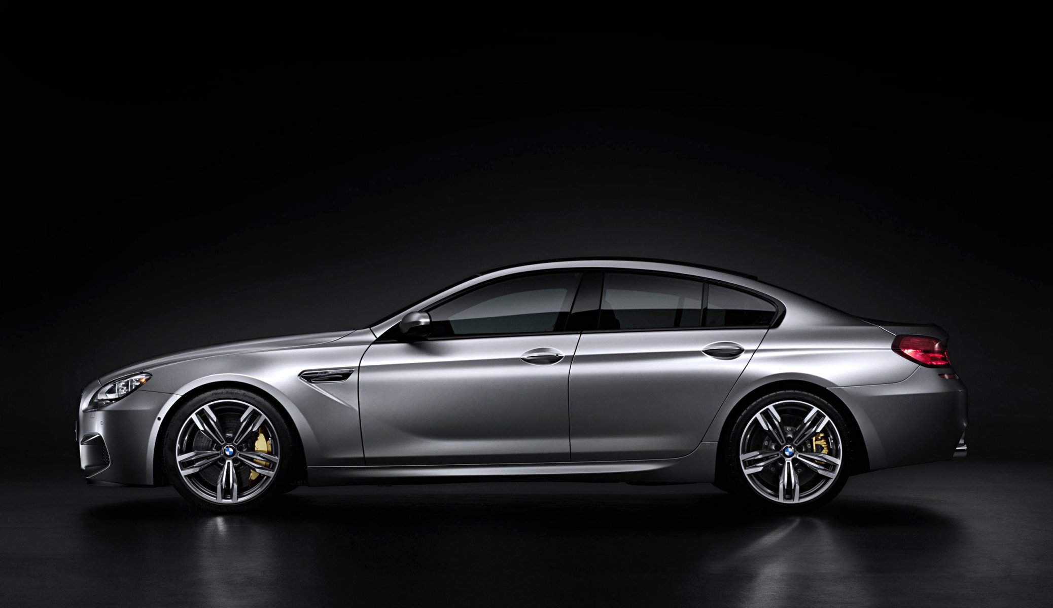 bmw m6 gran coupe авто машина бмв серебро вид сбоку седан серый