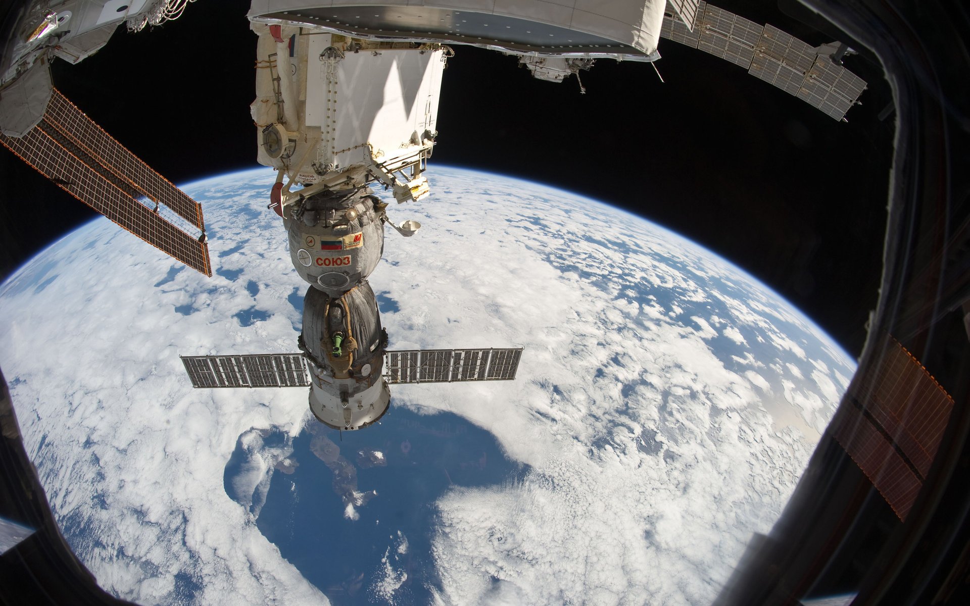 oberfläche flug union umlaufbahn fenster station erde raum satellit russland weltraumtechnik raumfahrt