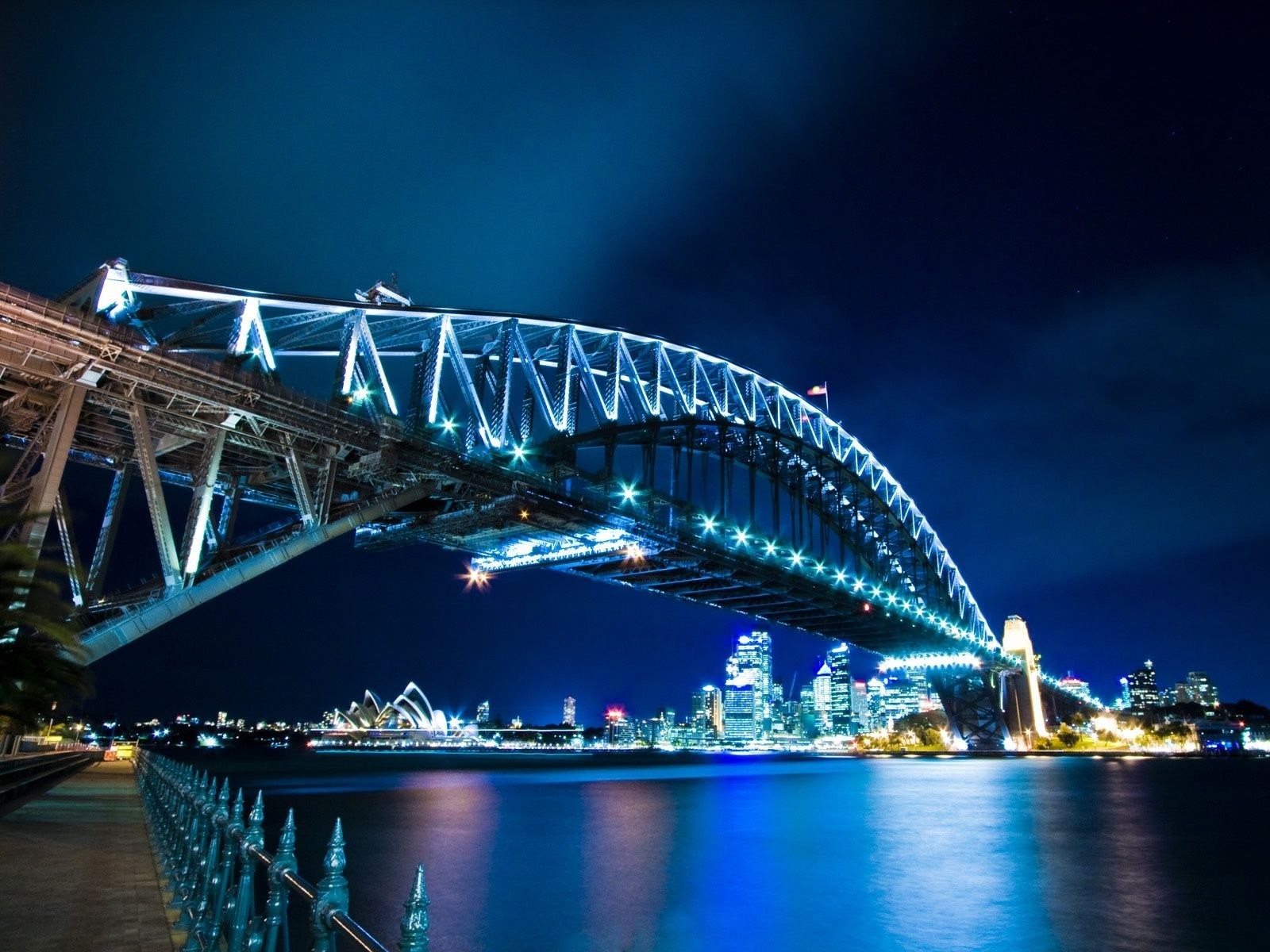 puente noche neón