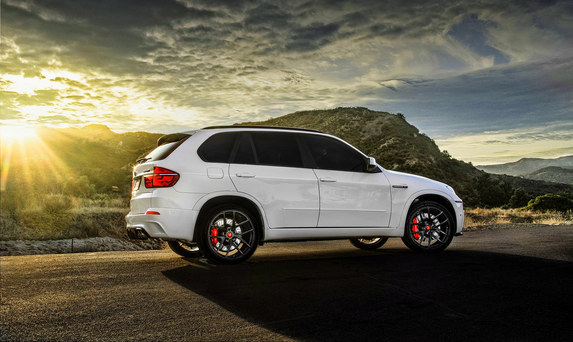 bmw x5m bianco tuning ruote