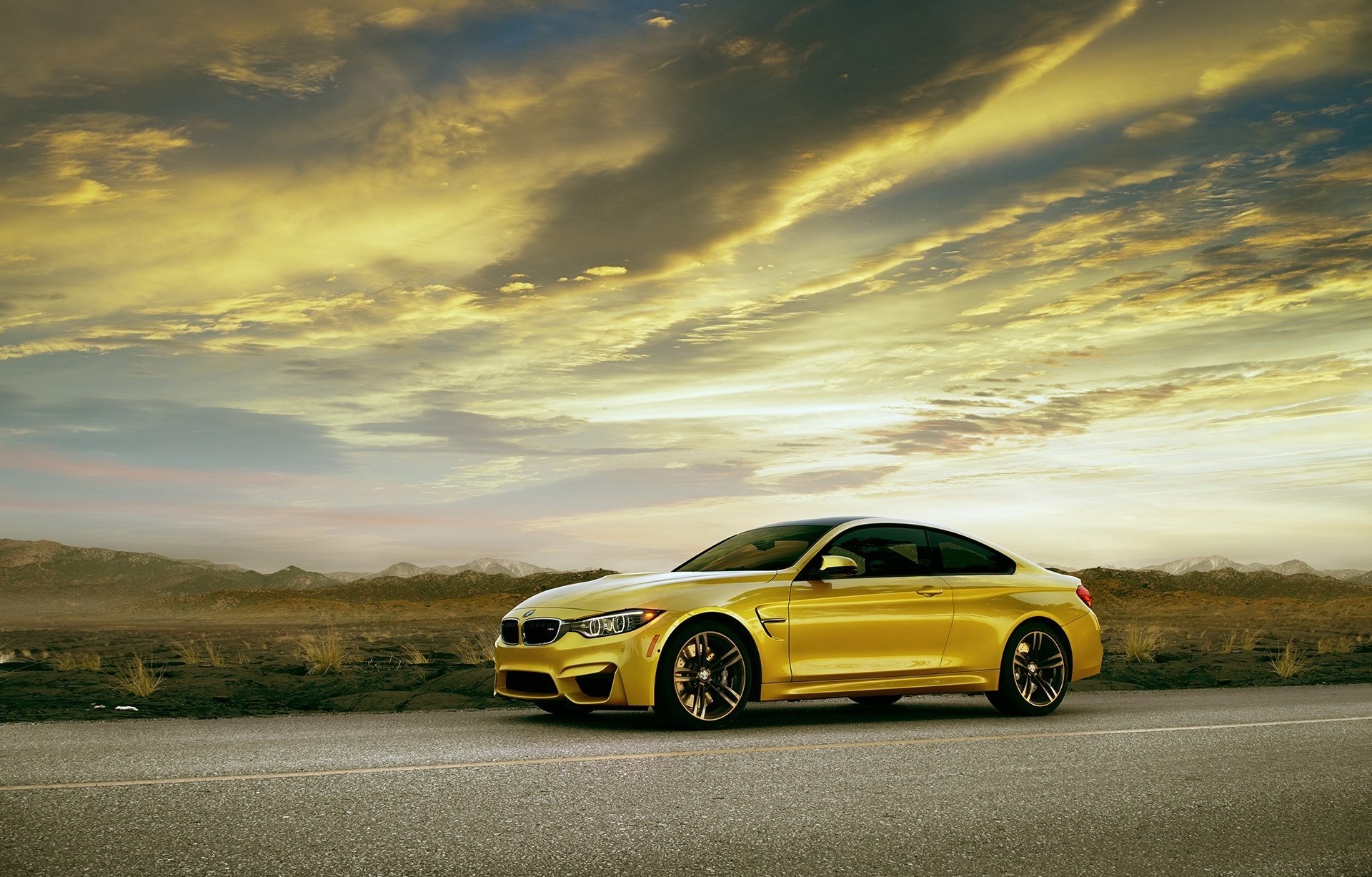 bmw m4 coupe f82 przód żółty fotografia samochodowa