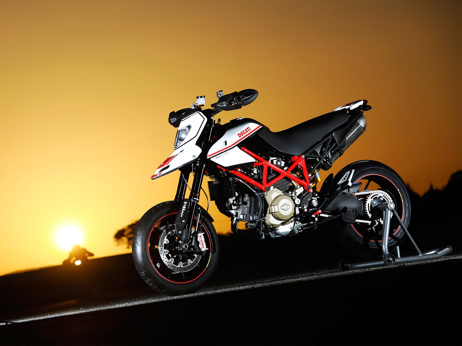 ducati hypermotard evo 1000 sp ducati ducati italy design techno motorcycle moto motorbike bike hi-tech supermoto supermoto motor transport