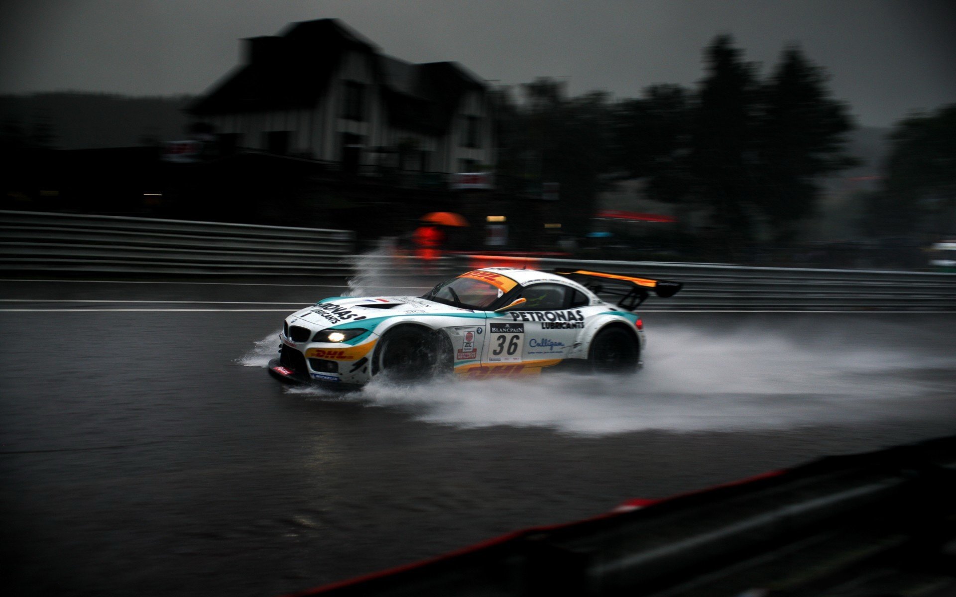 bmw z4 gt3 rain