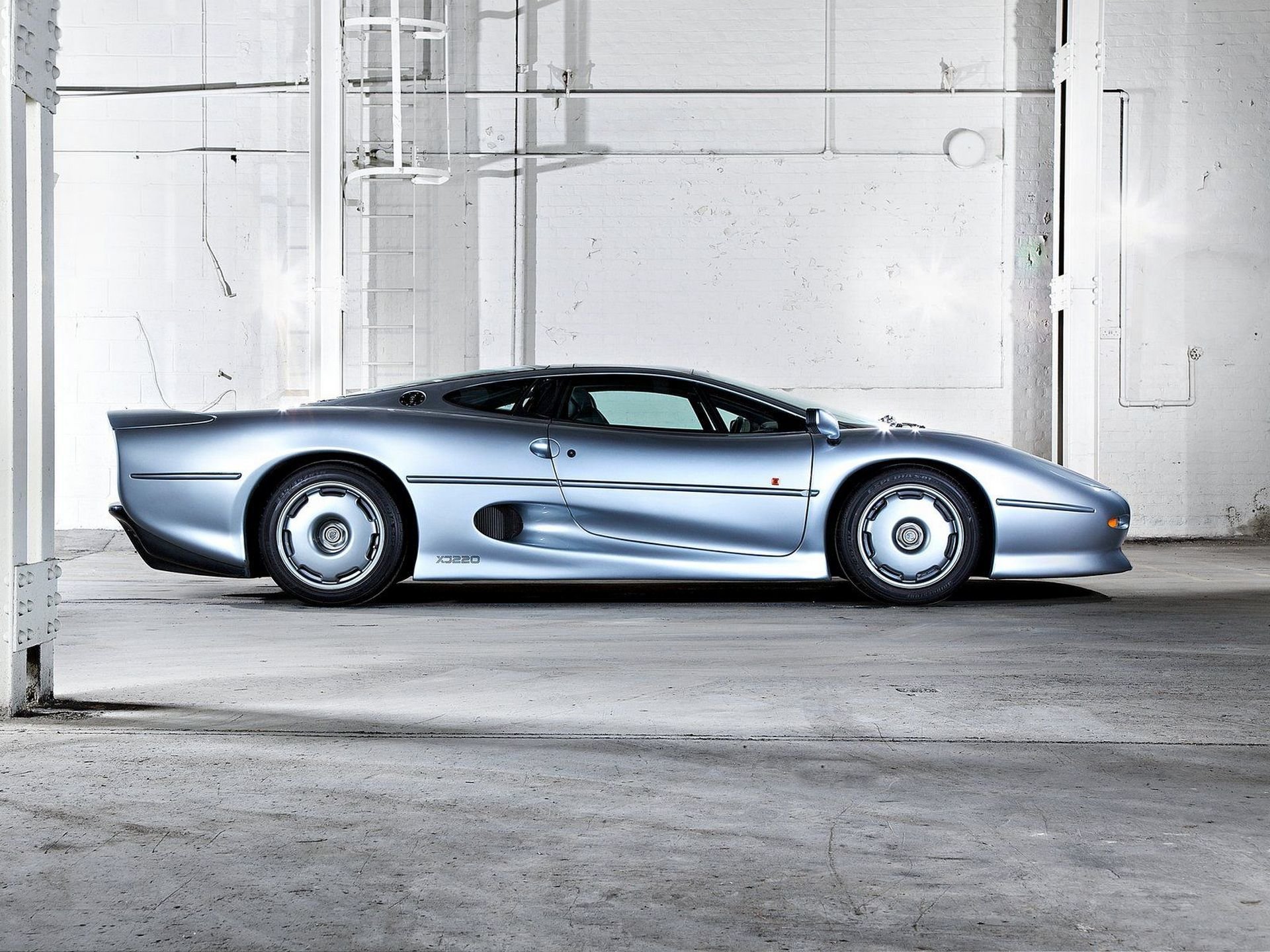 jaguar xj220 supersamochód samochody jaguar samochód bok