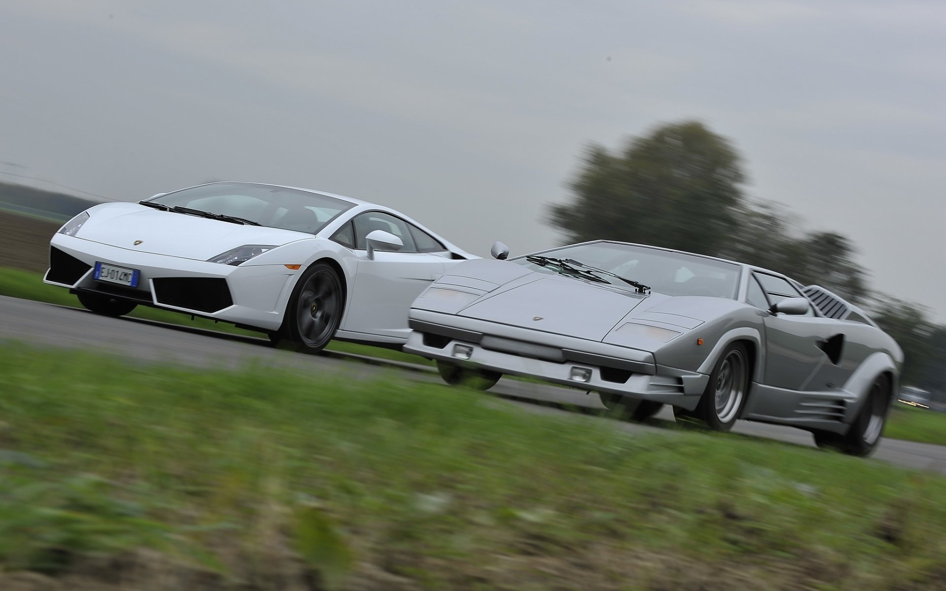 lamborghini countach et gallardo lamborghini countach gallardo supercars avant arrière-plan