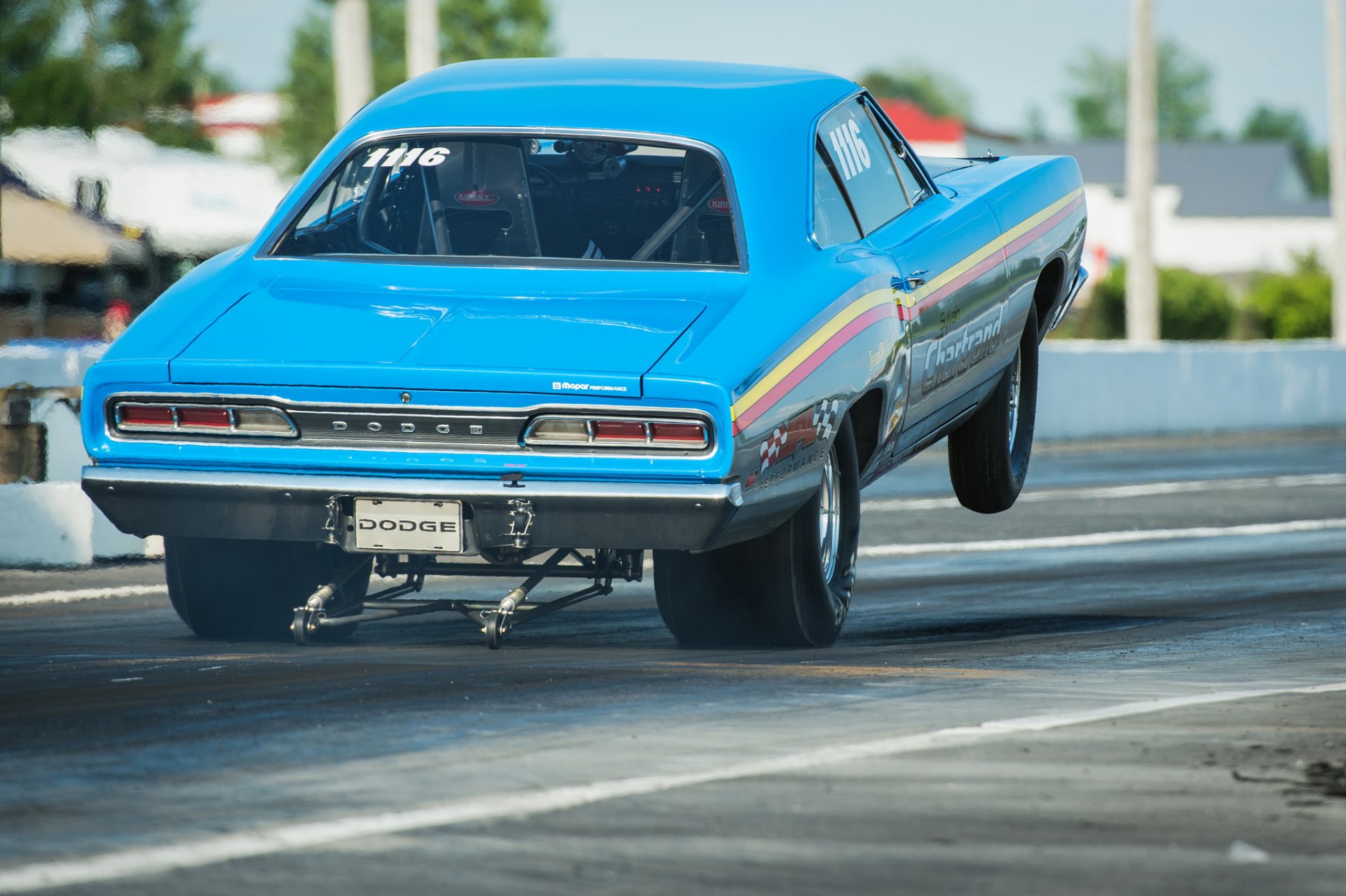 esquiver mopar muscle car drag racing course