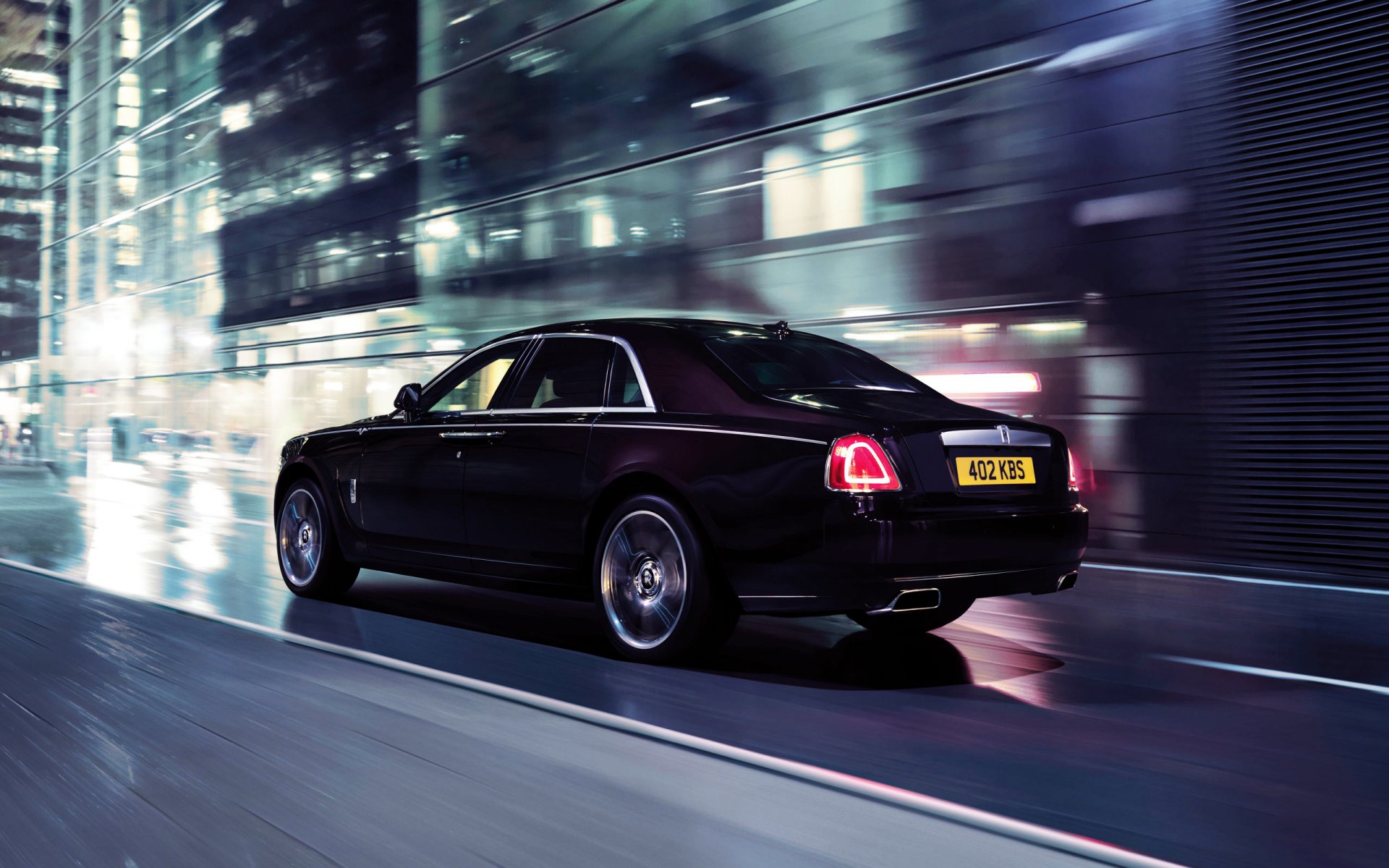 rolls royce ghost v-specification car machine town vehicles class lights night in motion