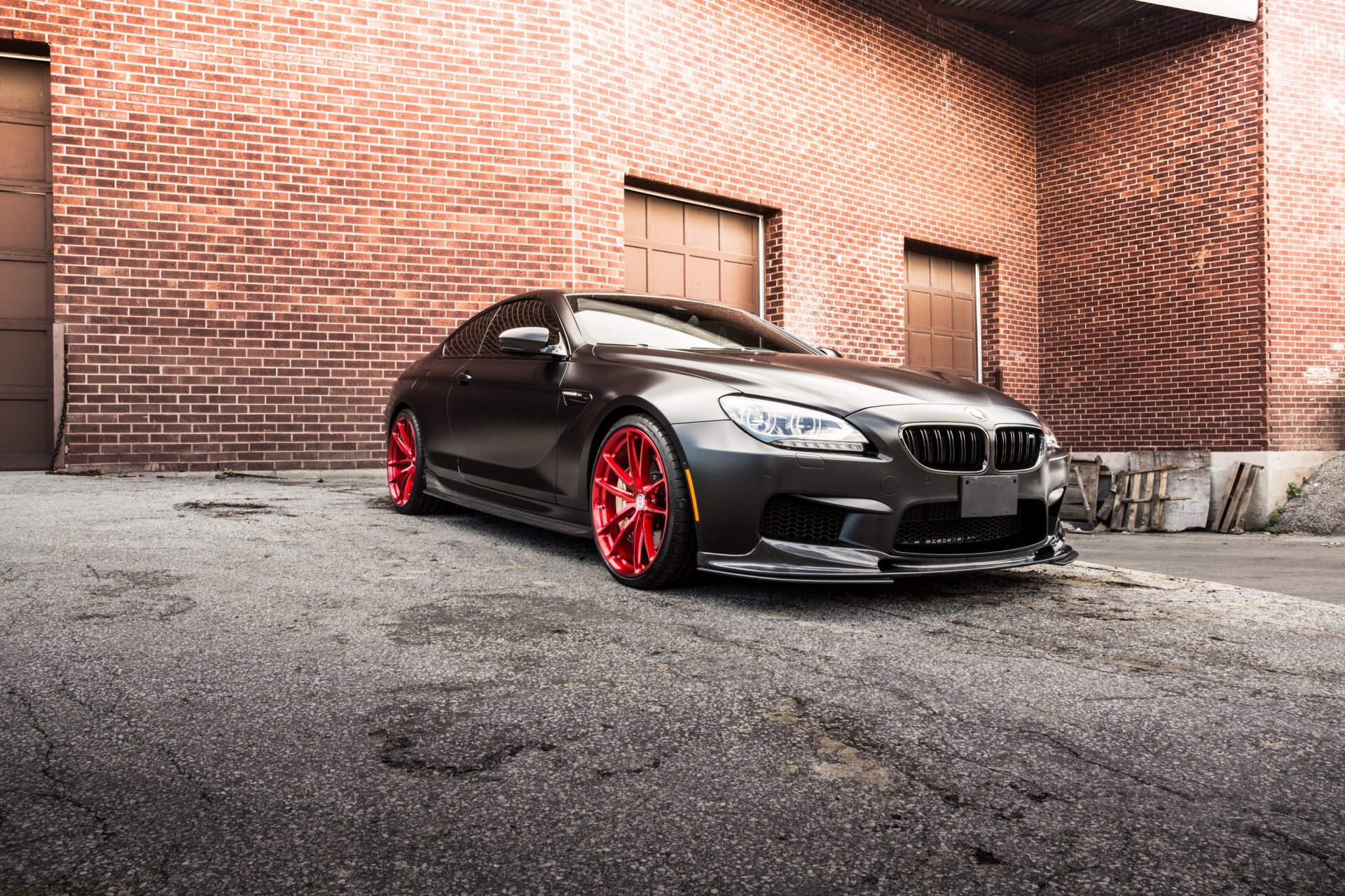 bmw m6 czarny bmw coupe budynek murowany