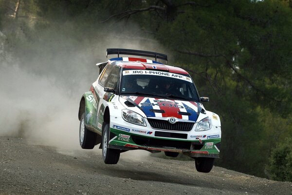 Coche deportivo en las carreras