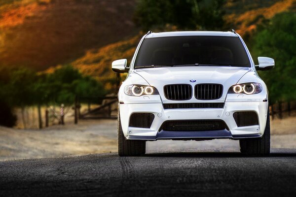 Blanc tuning bmw x5m à Savannah