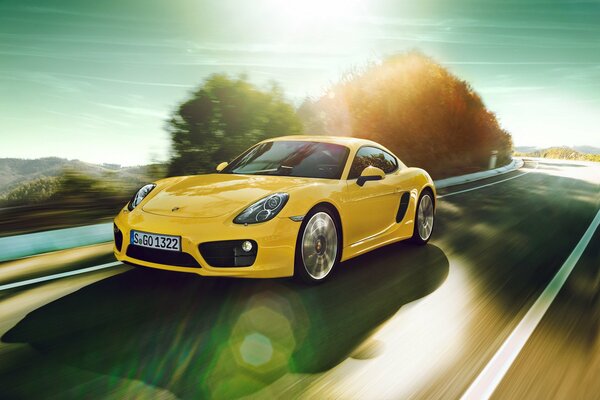 Porsche en la carretera es más resistente a la pendiente