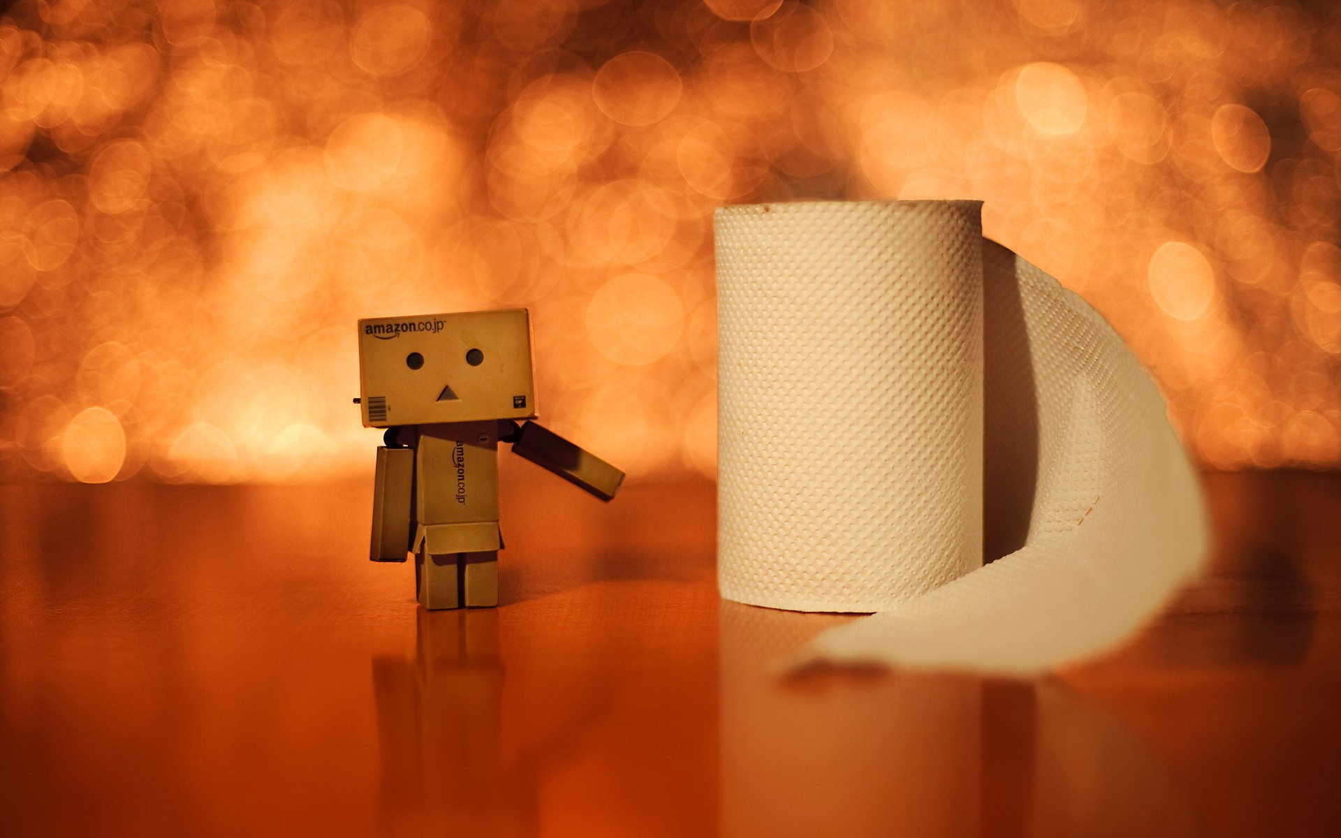 papier toilette boîte en carton sourire homme en boîte