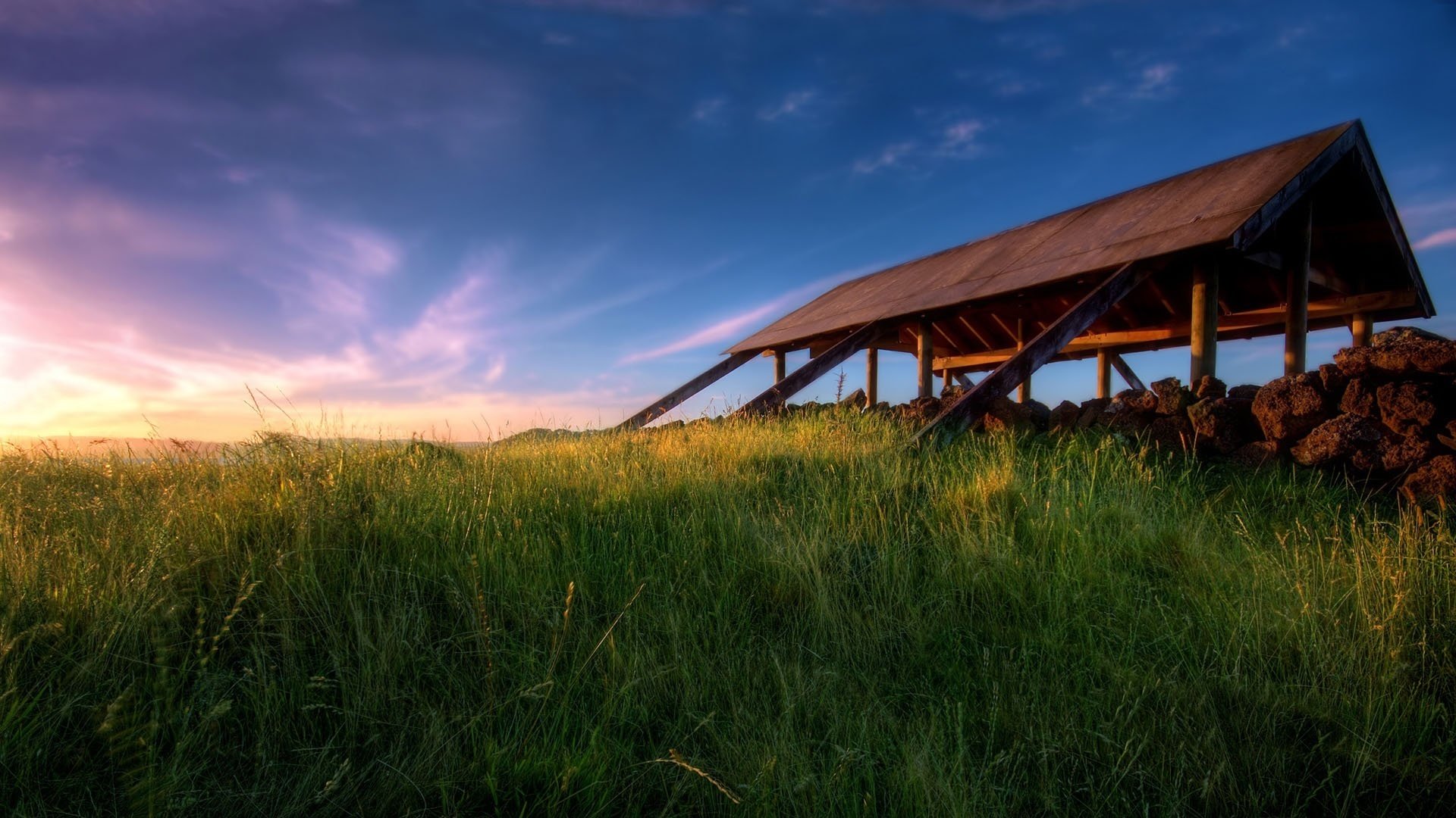 puesto construcción de madera naturaleza amanecer cielo verano hierba vegetación