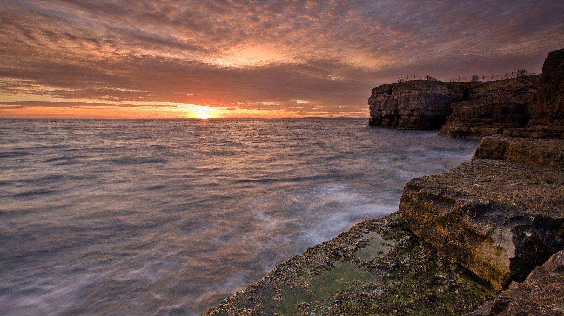 escalier en pierre vent surf marin coucher de soleil eau ciel mer horizon soirée vagues rochers