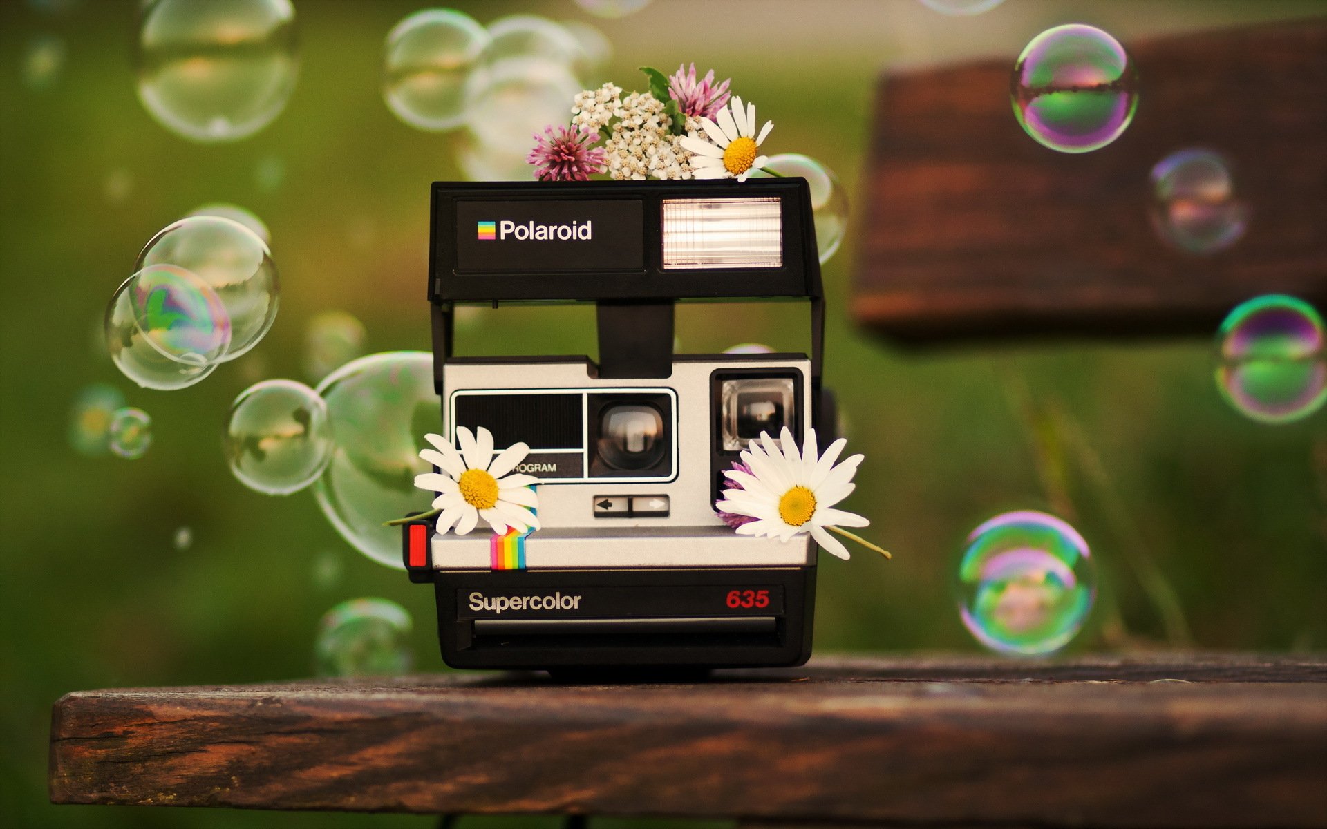 polaroid bubbles background