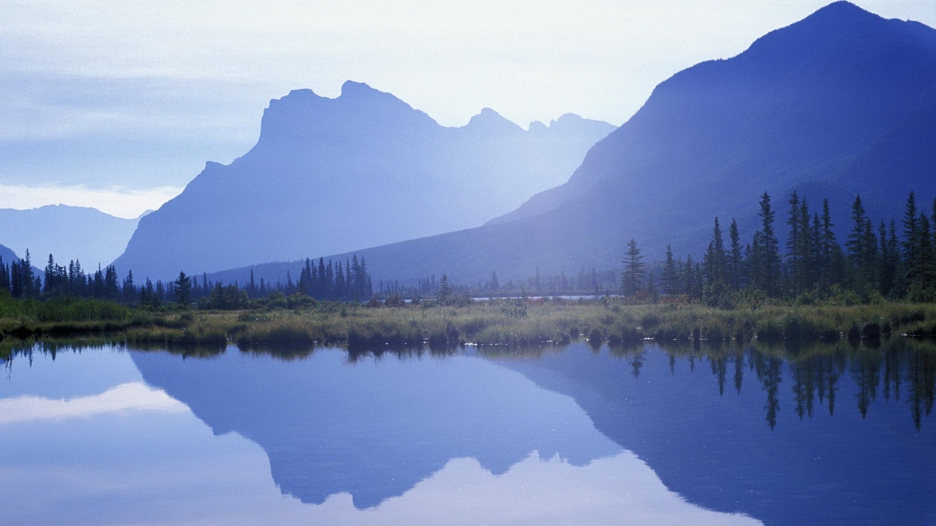 image miroir collines de montagne chevrons montagnes eau