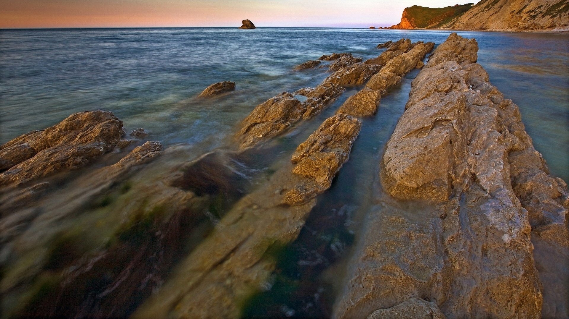 wasserflächen steinplatten salzwasser wasser meer natur felsen horizont steine brandung