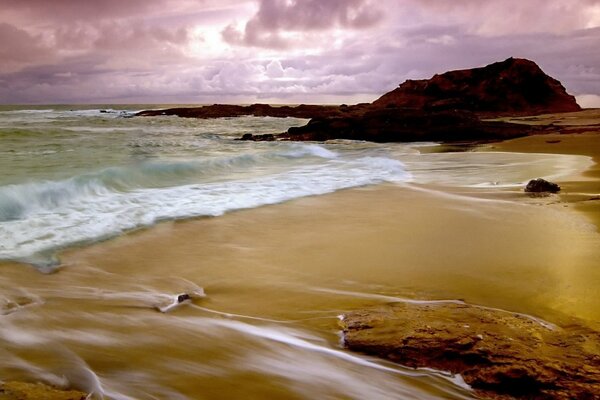 Playa desierta mar y arena