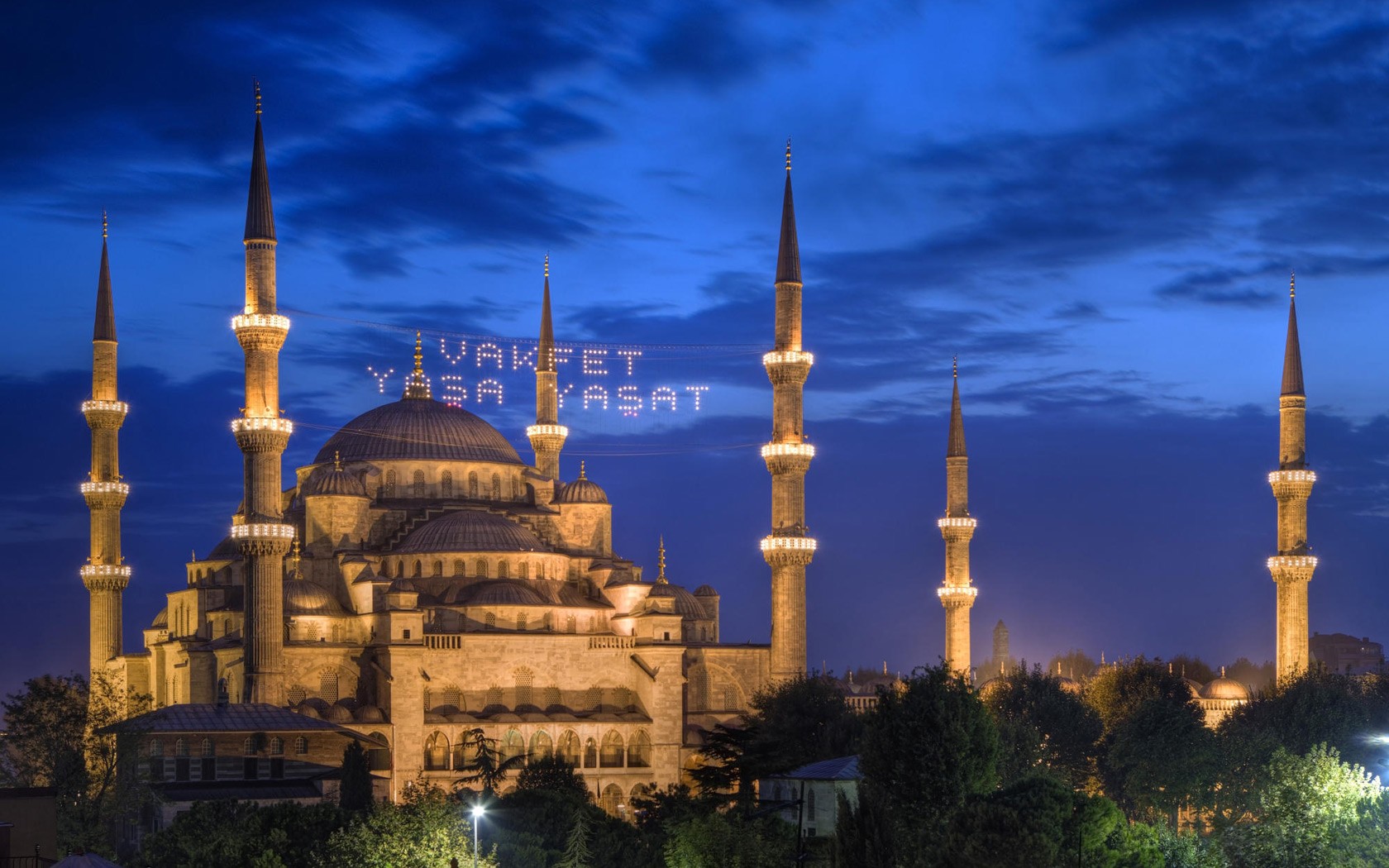 turchia istanbul moschea del sultano ahmet notte luci alberi