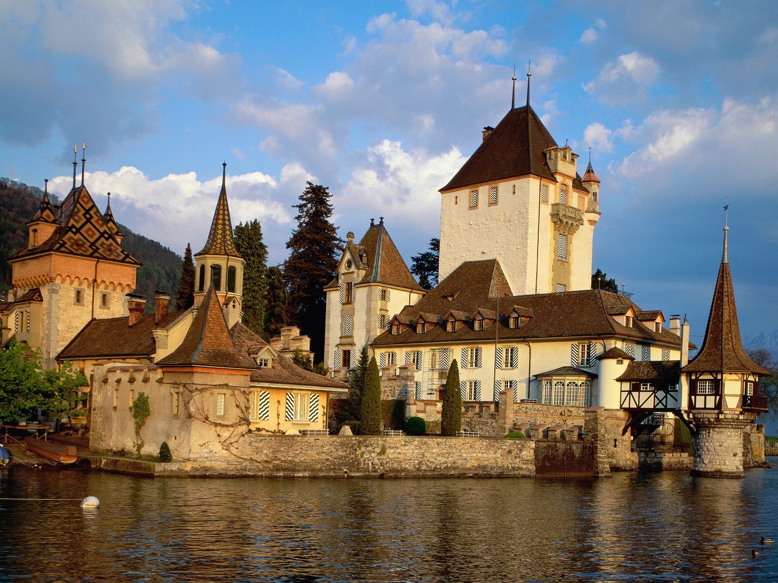 castle oberhofen lake thun switzerland