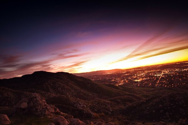 Urban sunset and sunrise are probably the most beautiful phenomena that occur on gray weekdays