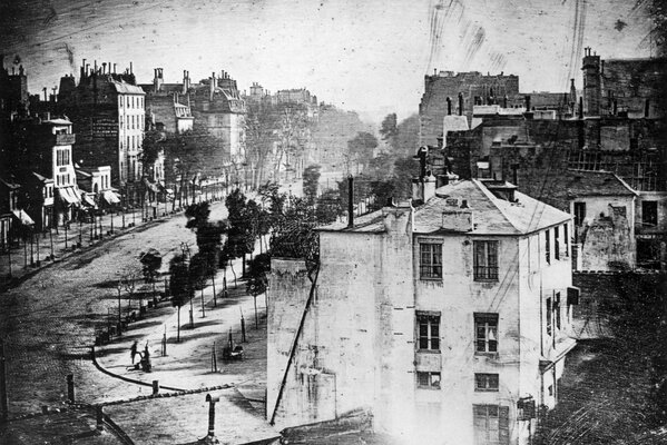 Retro foto di un viale a Parigi