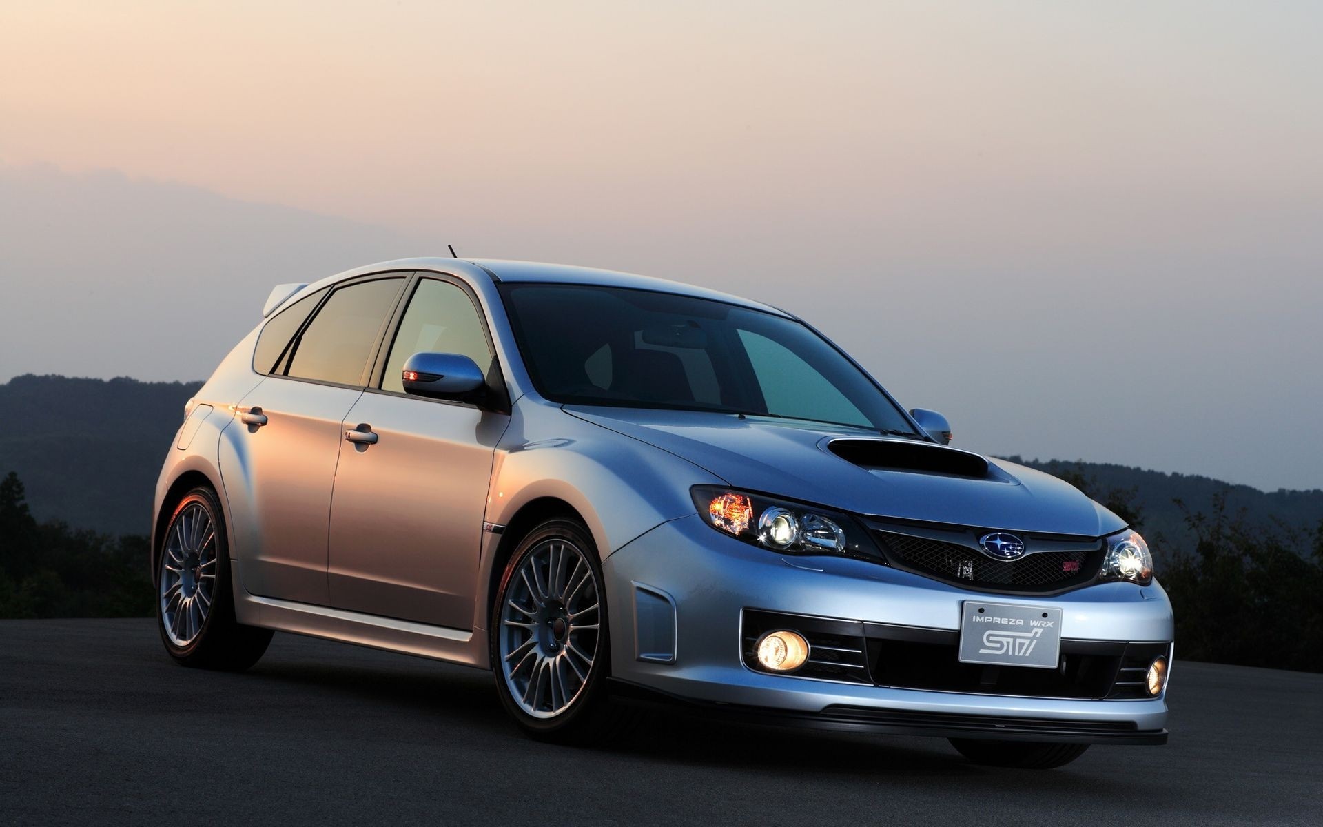 coche gris subaru camino