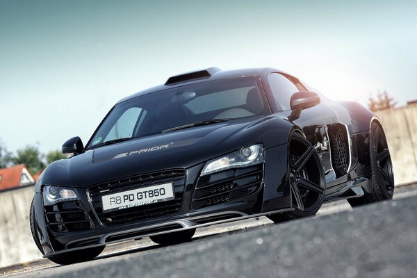 Дерзкая Черная тонированная Audi R8