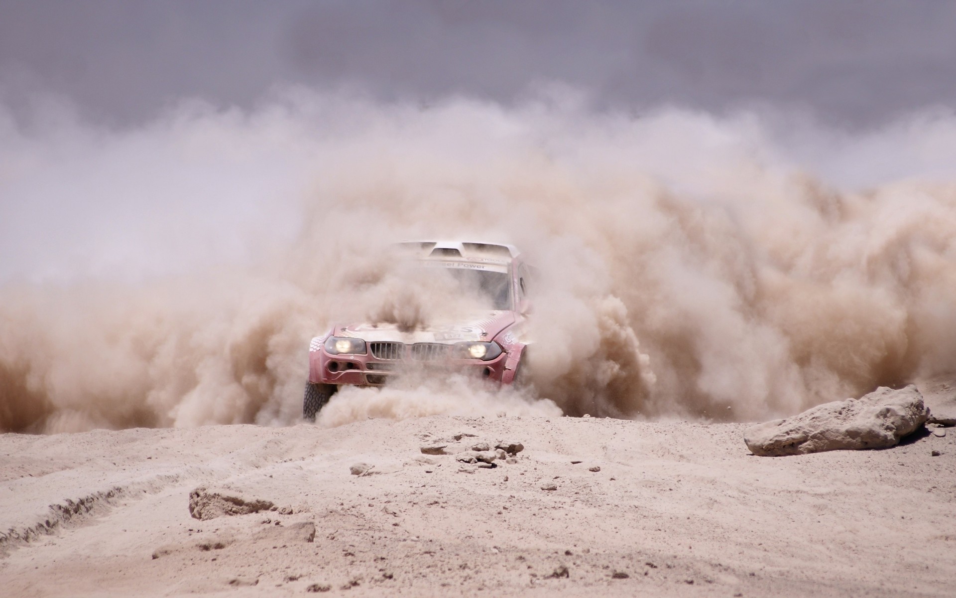 poussière jeep bmw x3 voile rallye phares dakar avant