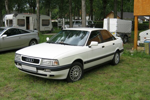 Audi car of 1987, color white