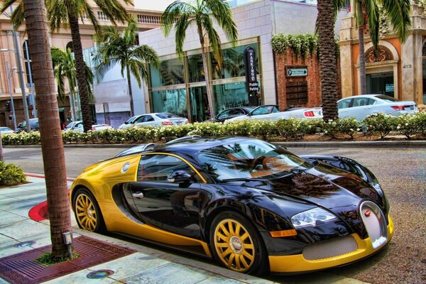 Coche deportivo Bugatti amarillo y negro