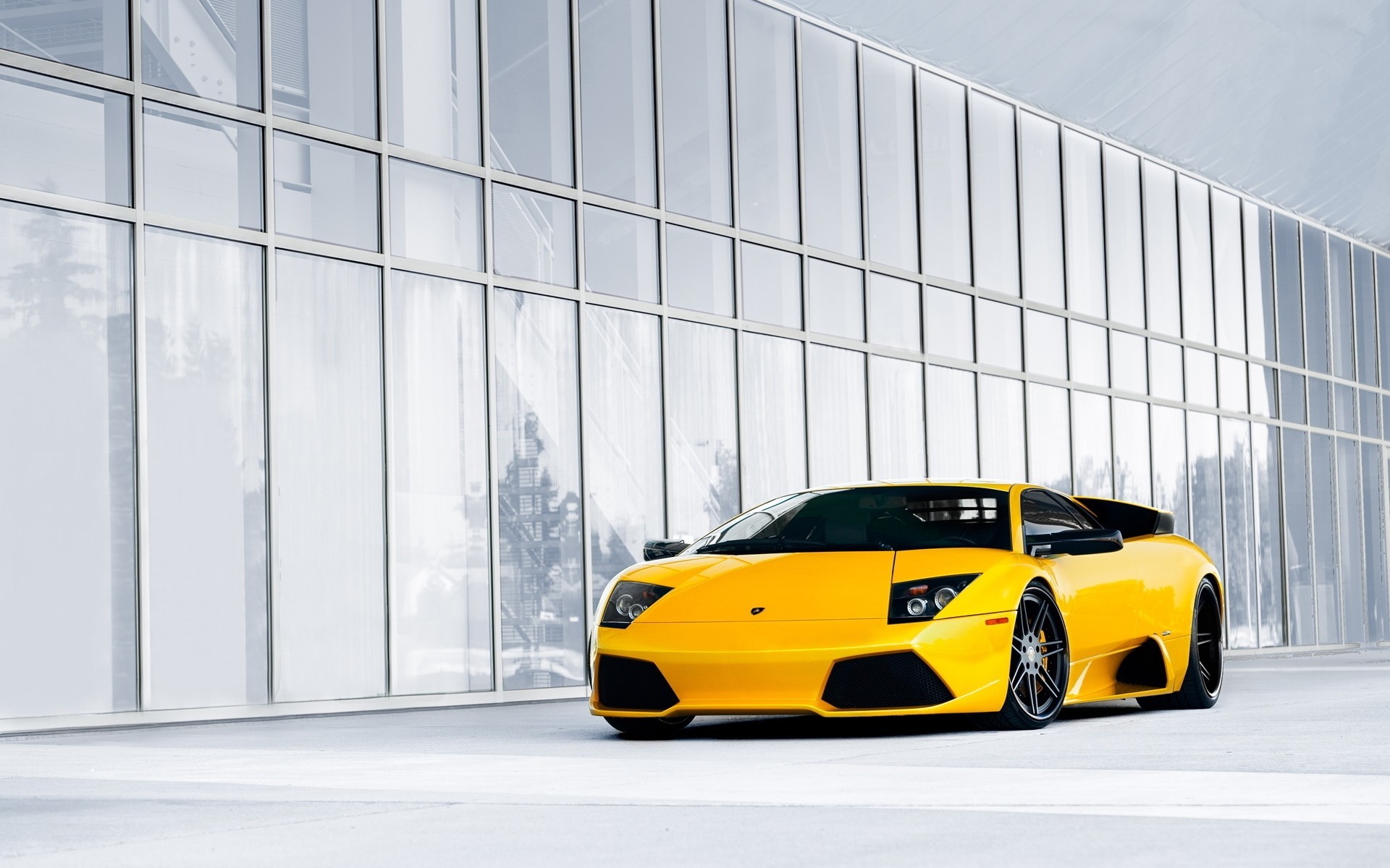 samochód żółty lamborghini murcielago