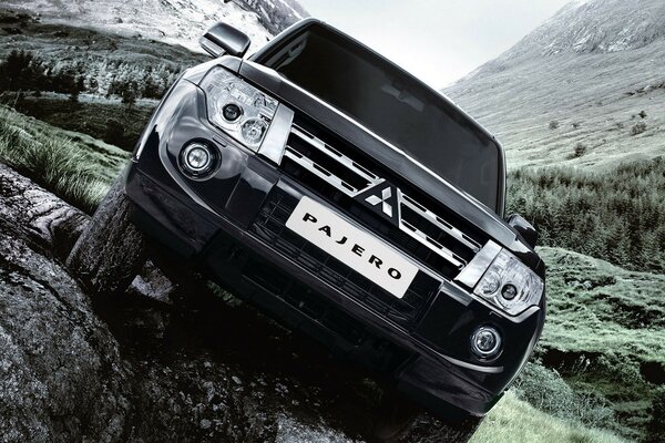 Mitsubishi Pajero Jeep tout-terrain