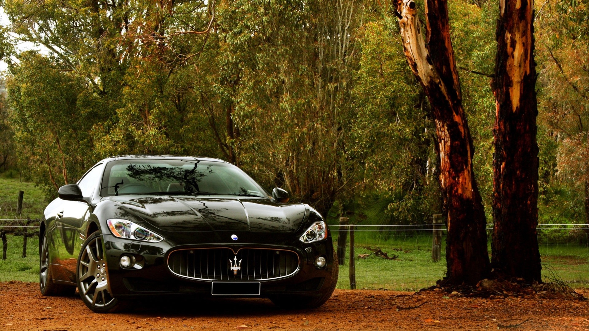 granturismo coupé maserati sportwagen schwarz