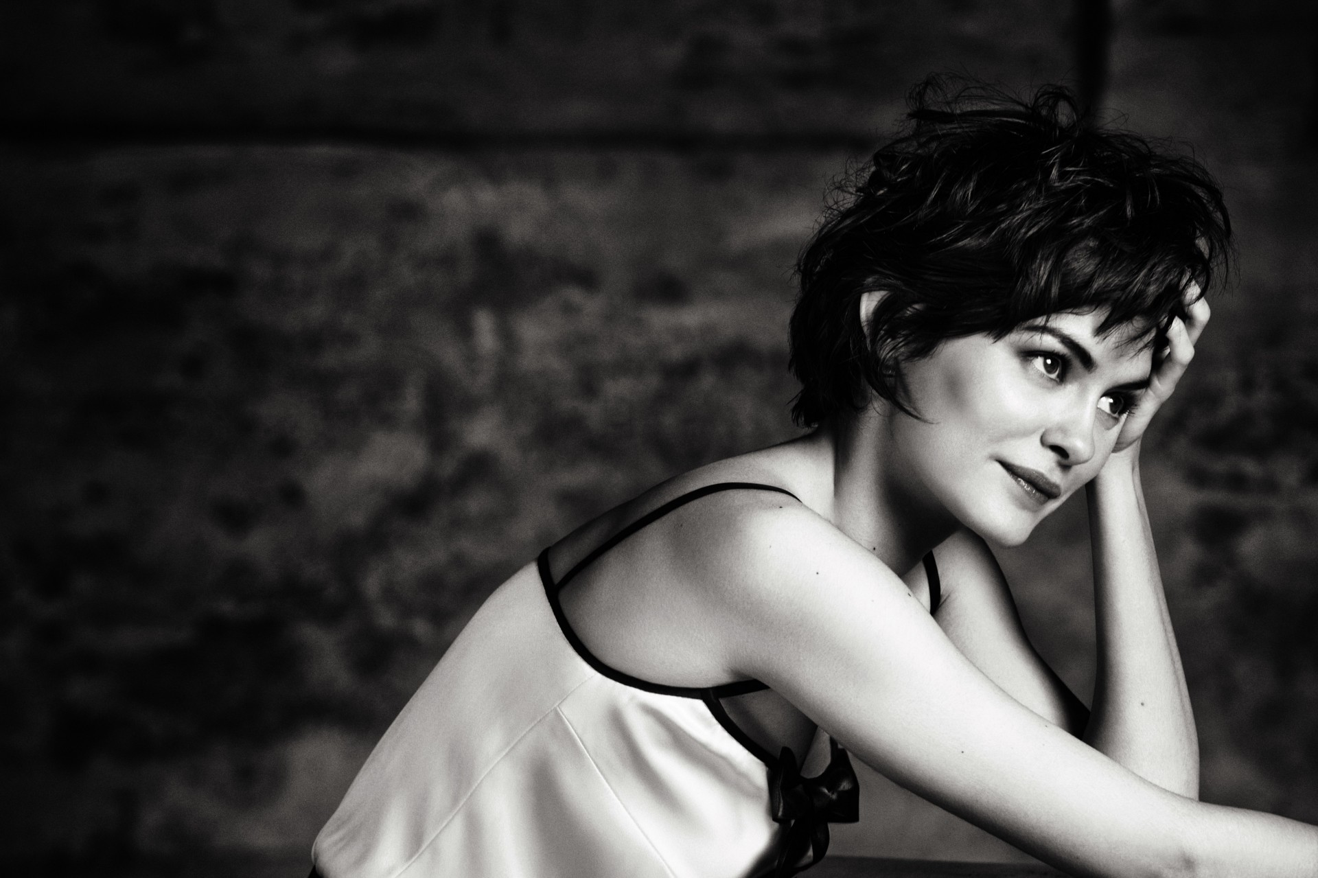 audrey tautou noir et blanc brune