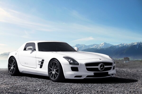 White 2013 Mercedes car