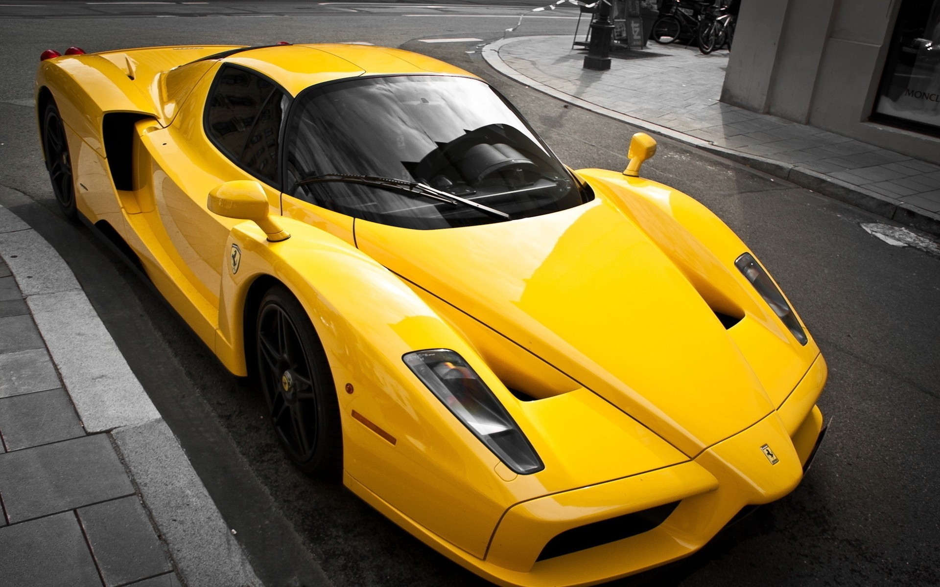 enzo tuning ferrari superdeportivo amarillo lujo