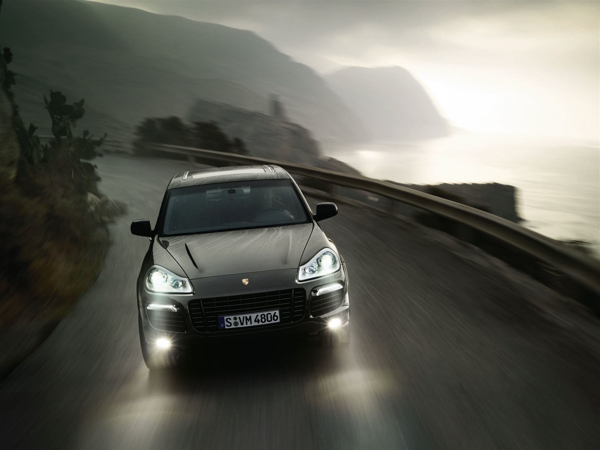 porsche cayenne in motion