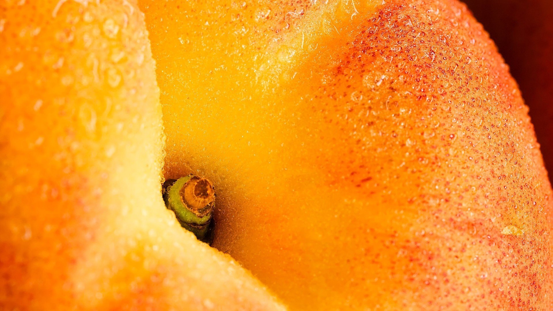 peach middle droplets of water