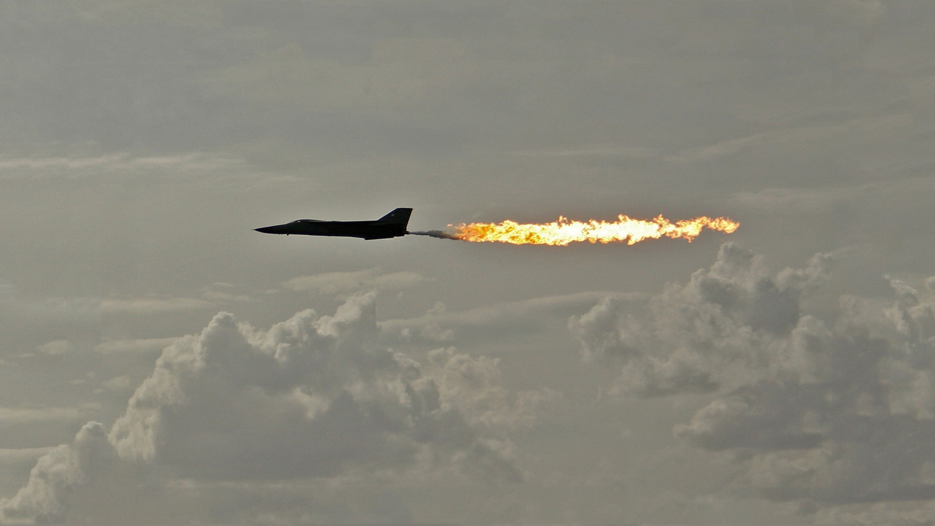 avión cielo aceleración fuego llama rusia