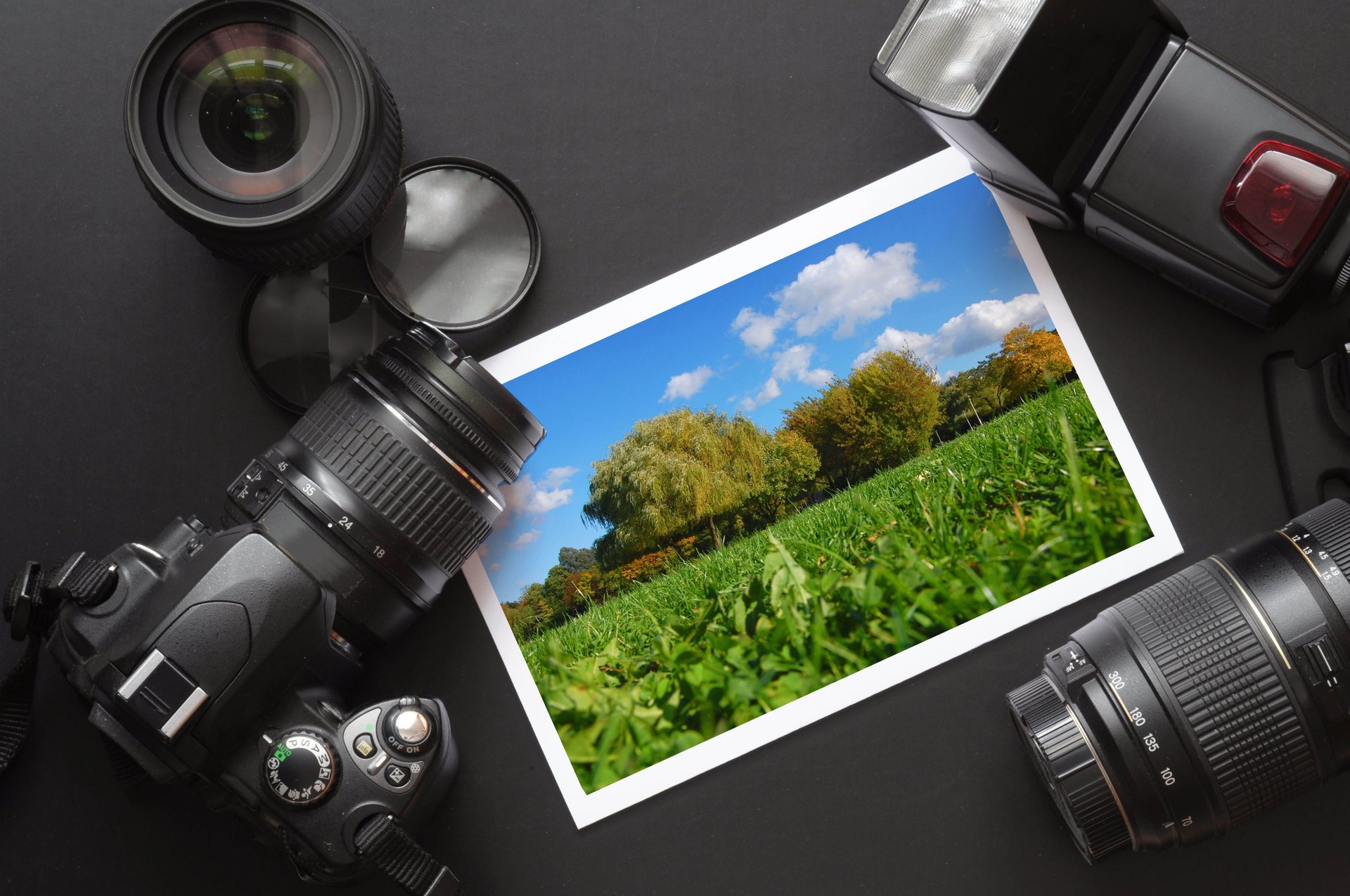 salut-technologie appareil photo photo accessoires lentilles lentilles instantané sur table humeur