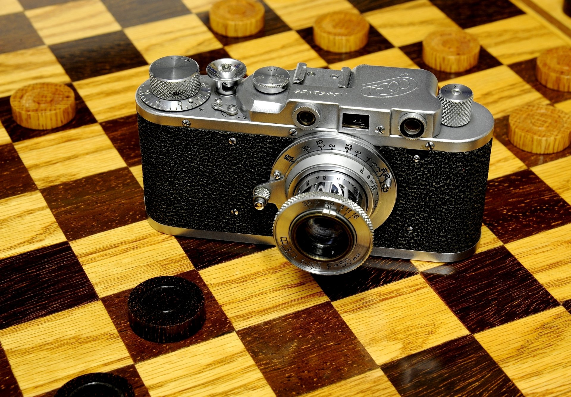 fed soviet ranging a camera body lens rangefinder finder board checkers tree curiosity